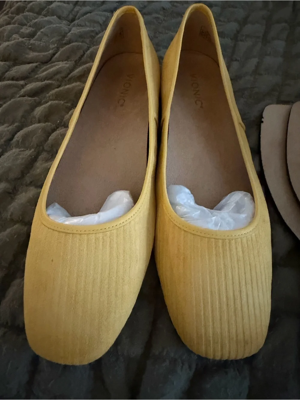 Vionic Orinda Ballet Flat in Cornsilk Yellow Square-Toe New In Box